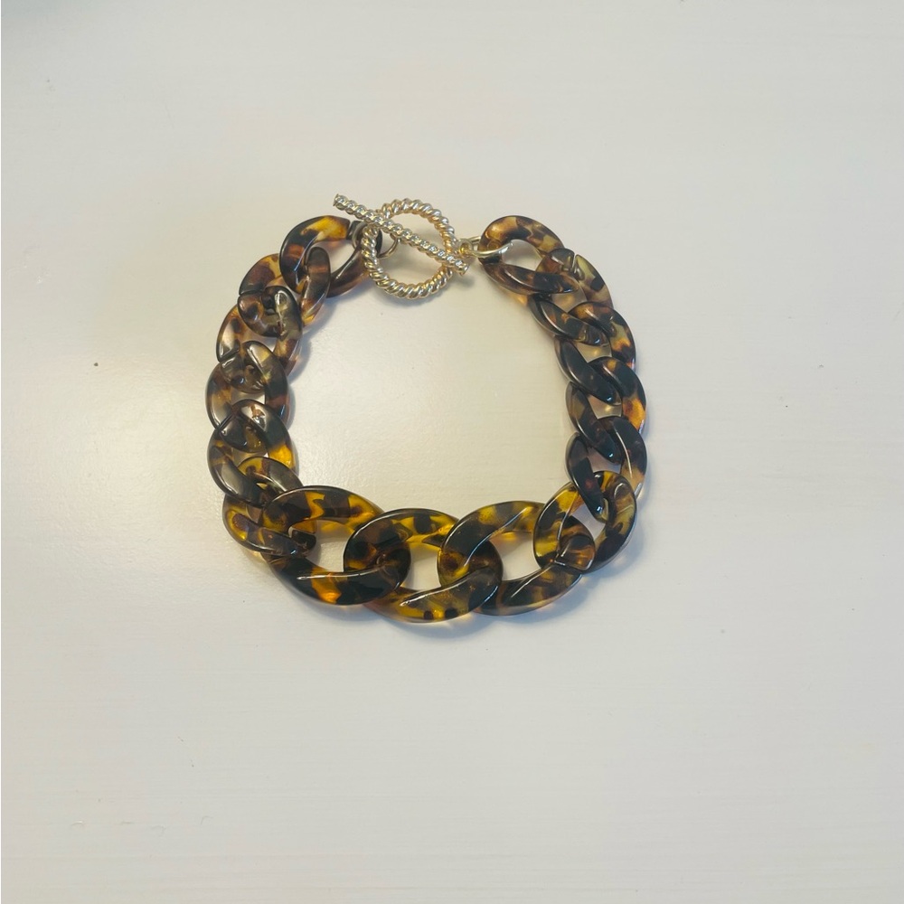 Plus Size Tortoise Shell Faux Link Bracelet Toggle Closing - Picture 2 of 5